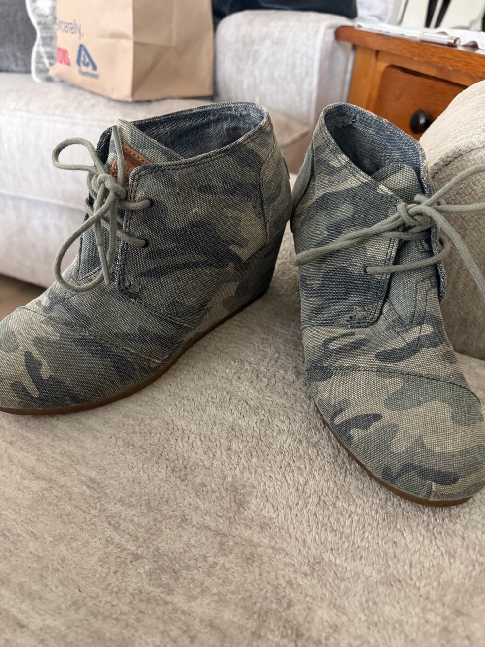 Toms Camo Canvas tie up wedge! Discontinued.